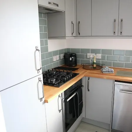 12 Ivy * St Ives